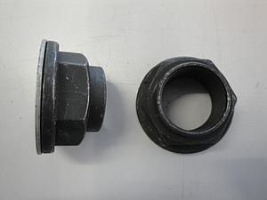 Mutter  Radlagersatz Hinterachse Iveco Daily (M52x1,5, PG, key 67) 