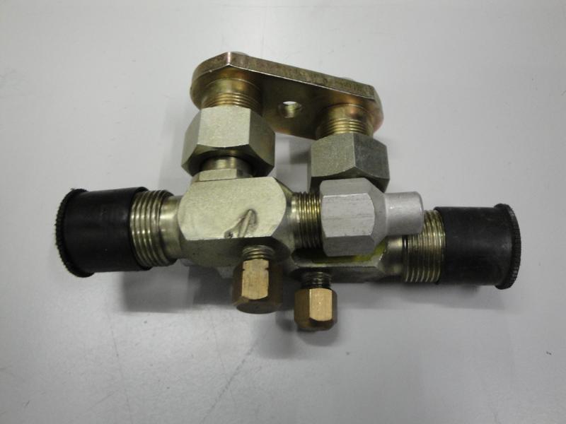 Anschlussplatte  2X 1 1/16"